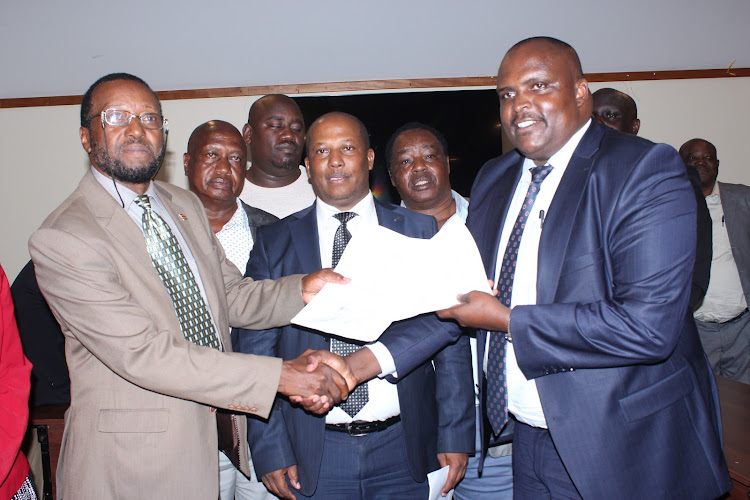 Directors from Ngere tea factory with KTDA-MS chairperson Solomon Maina after signing the new agreement on January 10, 2024.